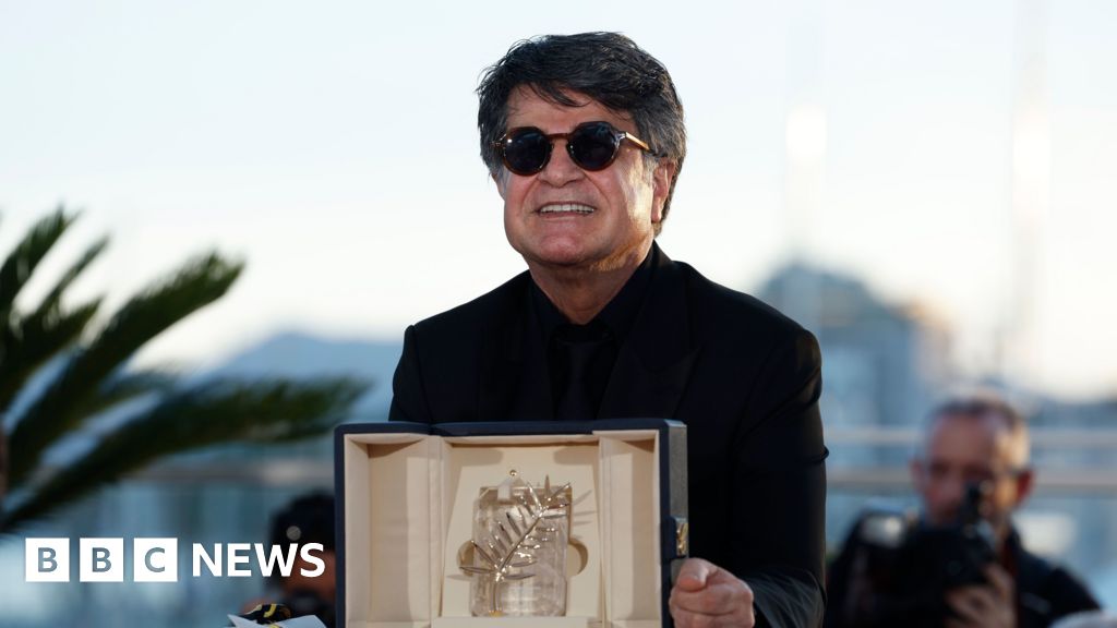 Iranian Director Jafar Panahi Returns Tehran After Palme d’Or Win Amid France-Iran Diplomatic Spat