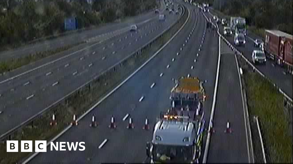Woman killed and nine injured in M4 crash near Swindon Woman killed and nine injured in M4 crash near Swindon