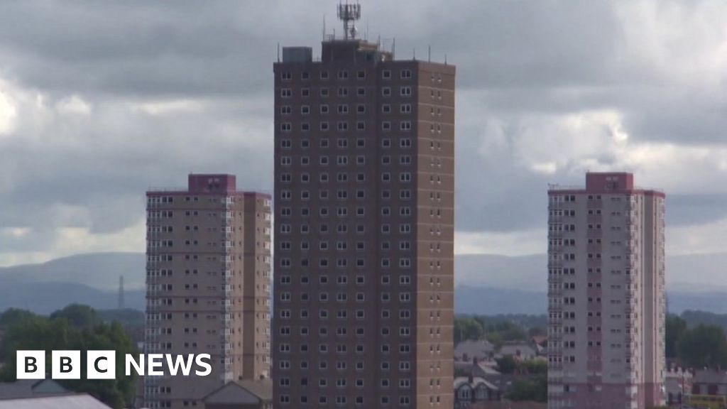 'Eyesore' Blackpool flats demolished in controlled explosions BBC News