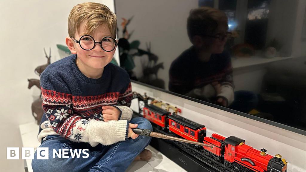 Harry Potter fan gifted wand by kind Washington stranger after