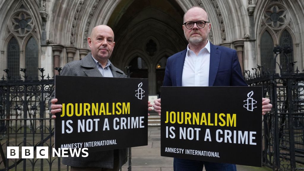 Police used journalists' phone data to detect leaks by staff, report says