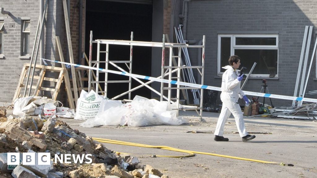 Explosion kills two at industrial unit in Hertfordshire BBC News