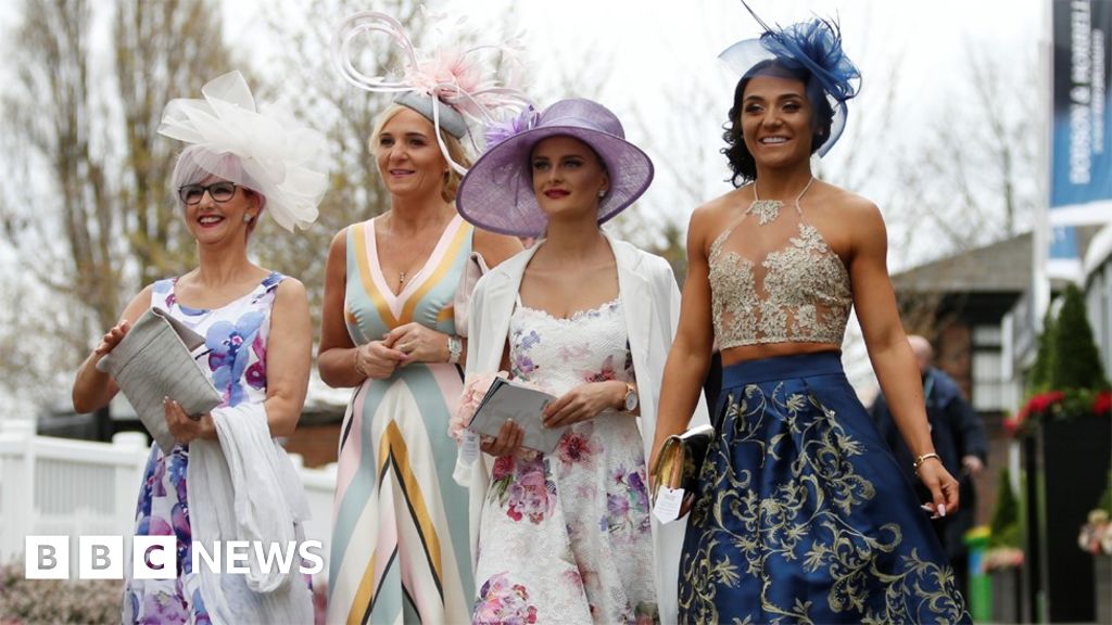 Ladies Day Thousands flock to Aintree ahead of Grand National BBC News