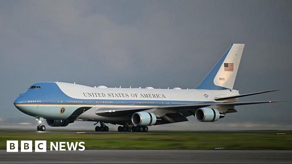 Президентският самолет на САЩ получава нов дизайн на боя който