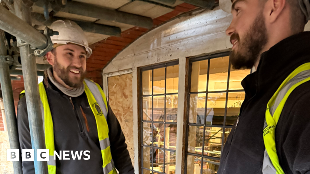 Windsor Castle restorers work wonders on Kettering windows