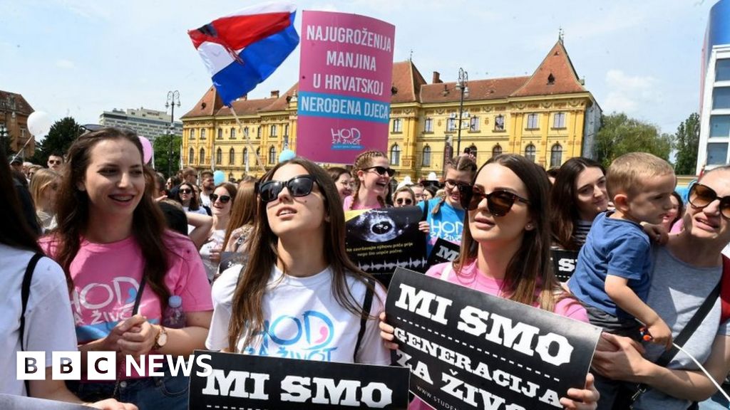 Croatia abortion: Thousands protest against termination