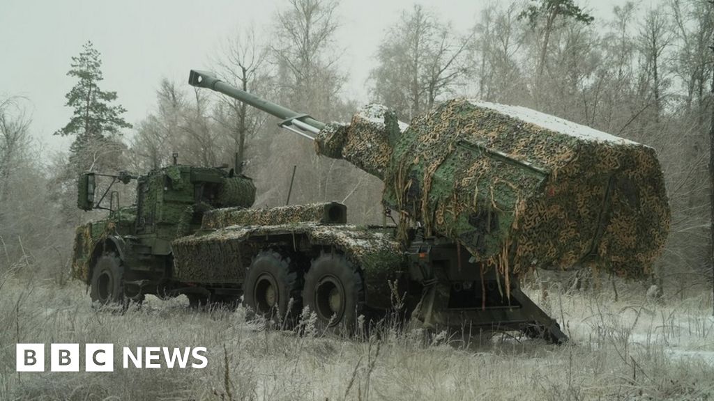 Украйна предупреди че вече е принудена да намали някои военни