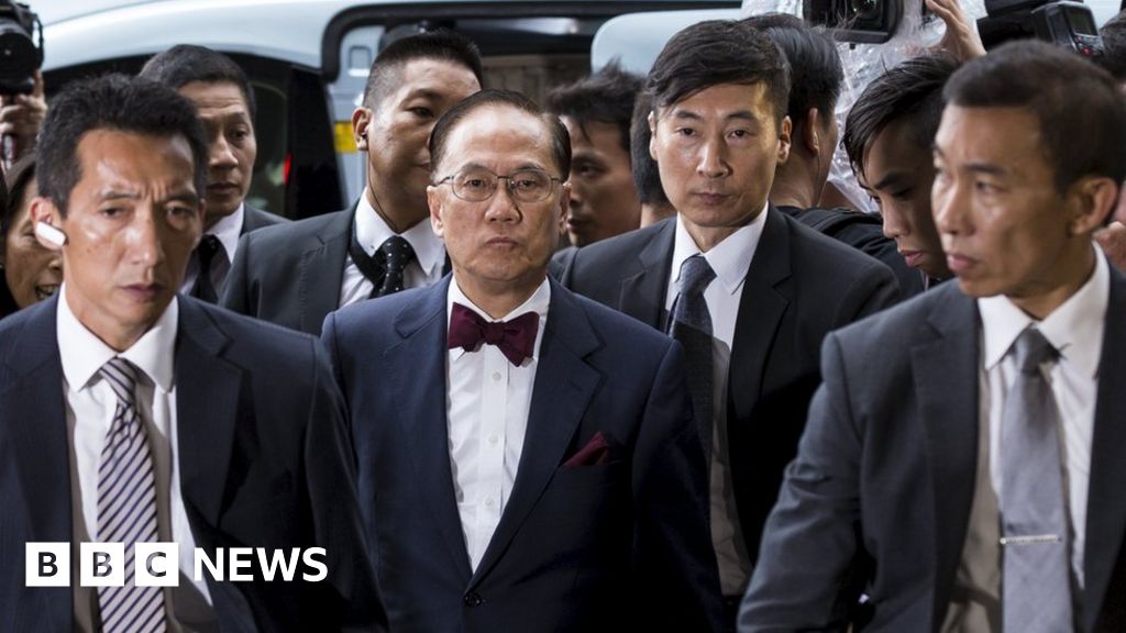 HK ex-leader Tsang appears in court