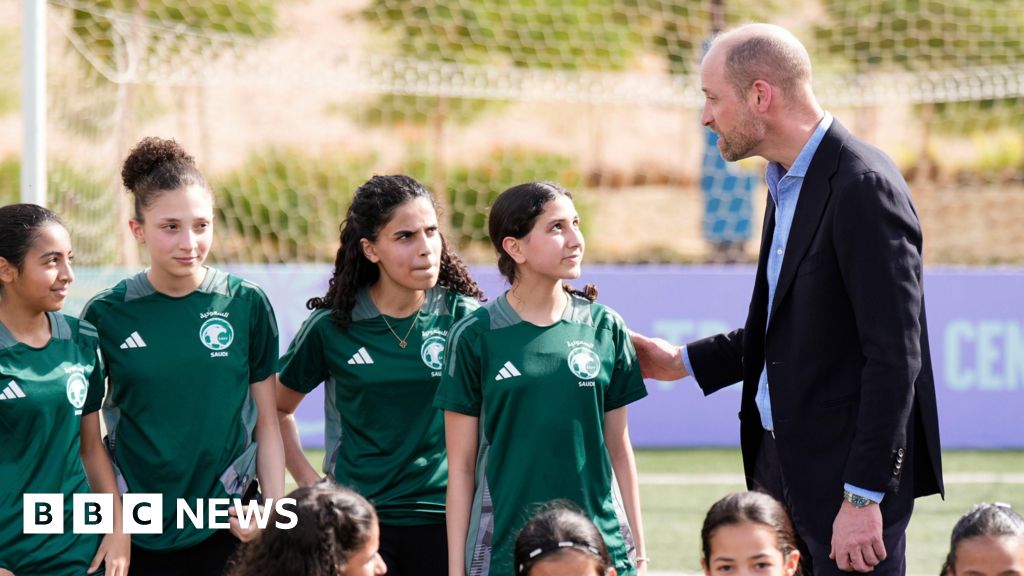 Prince William meets female footballers on Saudi Arabia visit