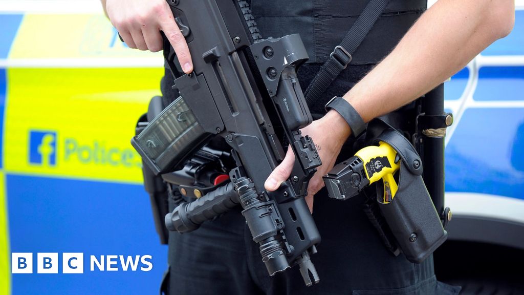 Officers call for police cars to be equipped with guns