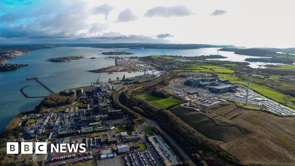 Ringaskiddy : €3.85m of cocaine seized at County Cork port - BBC News