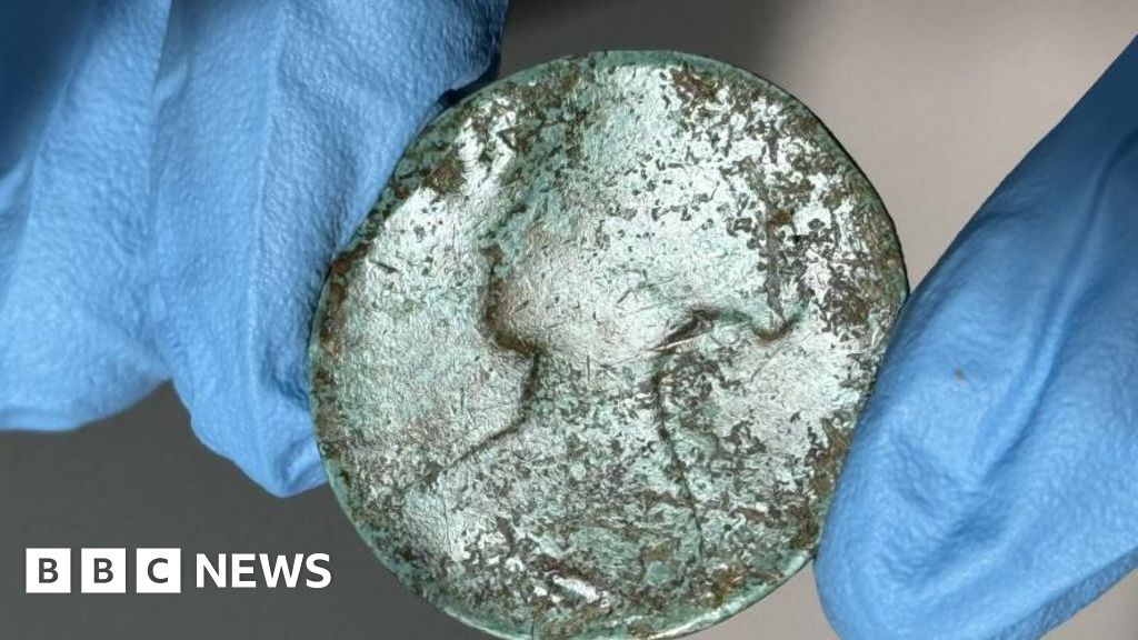 Vindolanda Roman fort haul includes thief's 16th Century coin