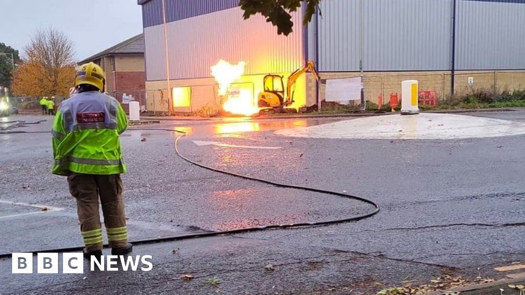 Fire at Swindon industrial estate caused by gas leak 