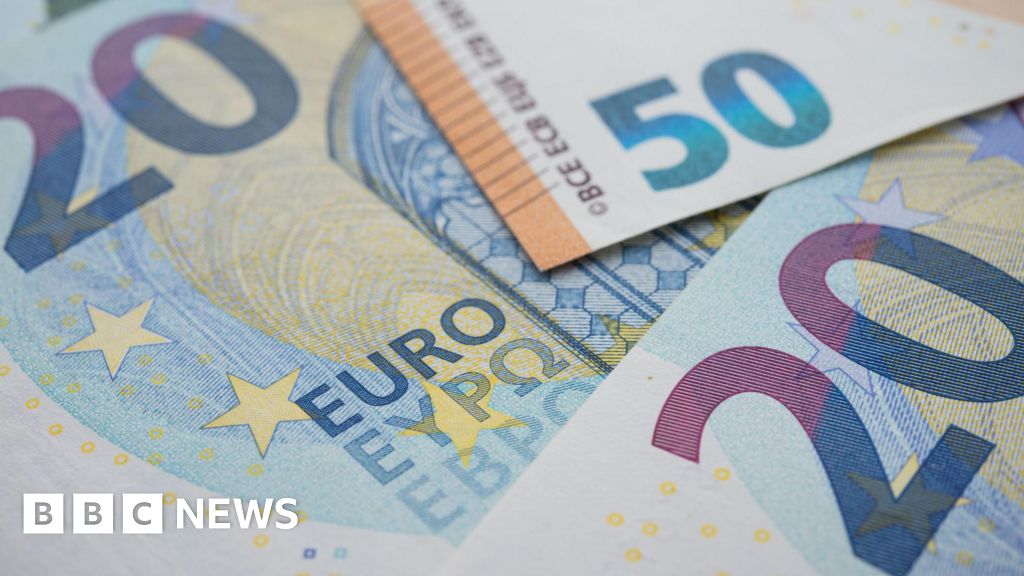 Irish budget: Spending plans could overheat economy says watchdog