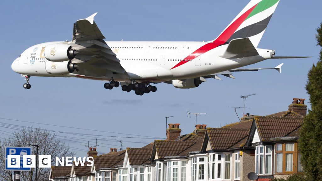 Can we safely pack even more planes in to our skies? BBC News