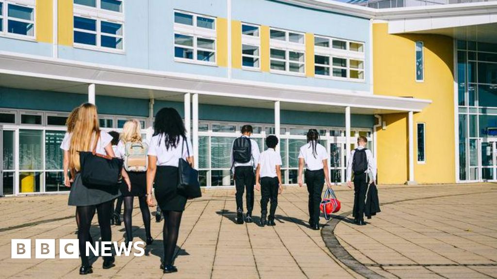 Heatwave shuts more than 100 schools across Buckinghamshire