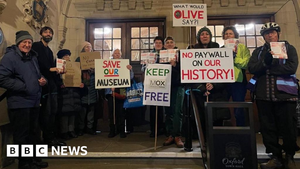 Protestors fear entry fees 'could kill off' Oxford museum