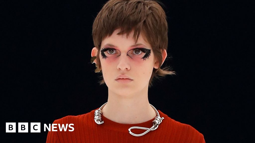 Givenchy 2024 logo necklace