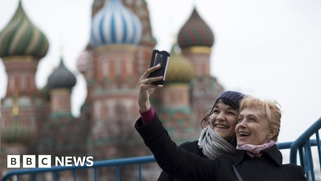 Russia 'Safe selfie' campaign launched by government BBC News