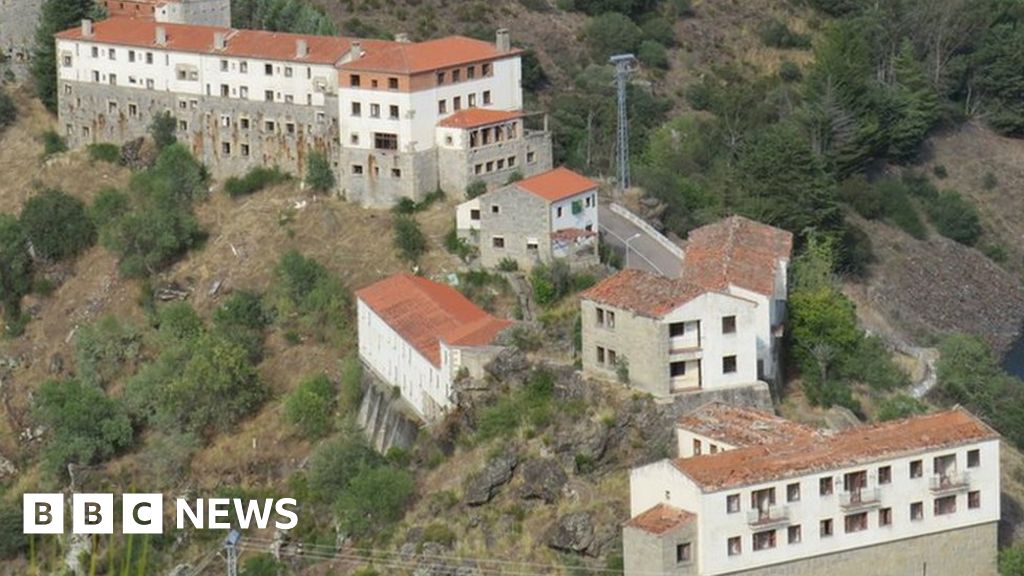 Salto de Castro: Spanish village on sale for €260,000