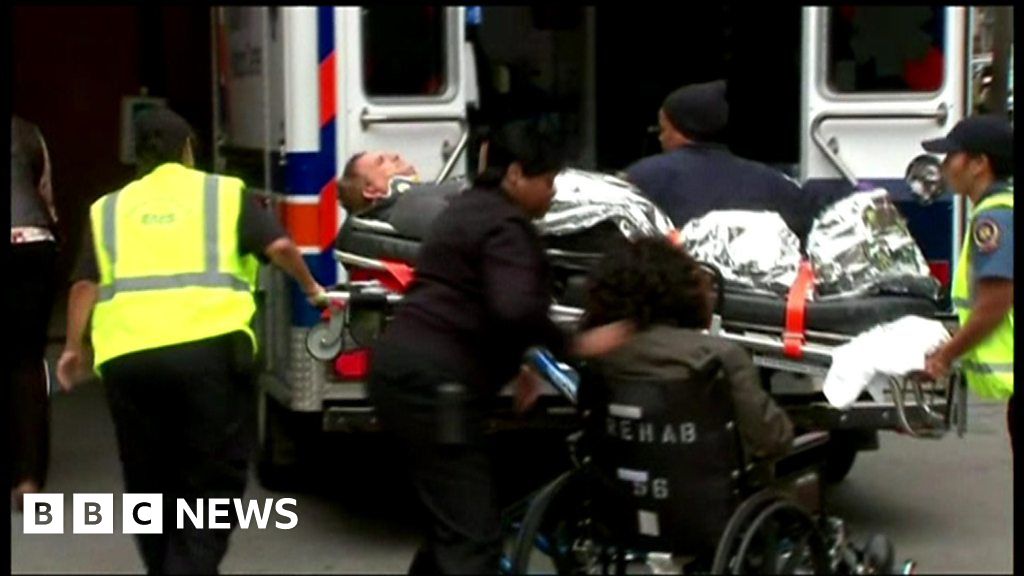 Witnesses relive US train crash horror - BBC News