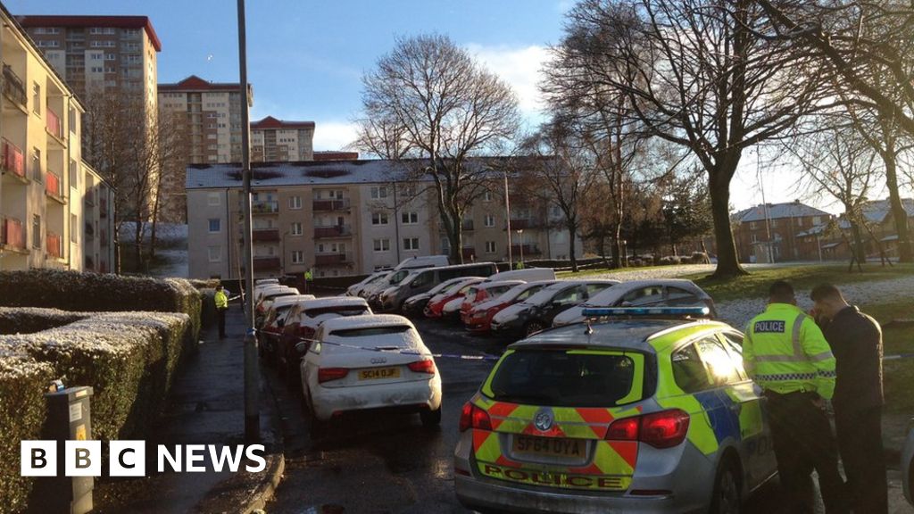 Two Men Sought By Police After Shots Fired In Glasgow Flats Bbc News