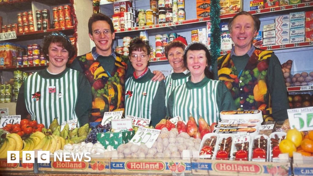 The family shop saying goodbye after 64 years