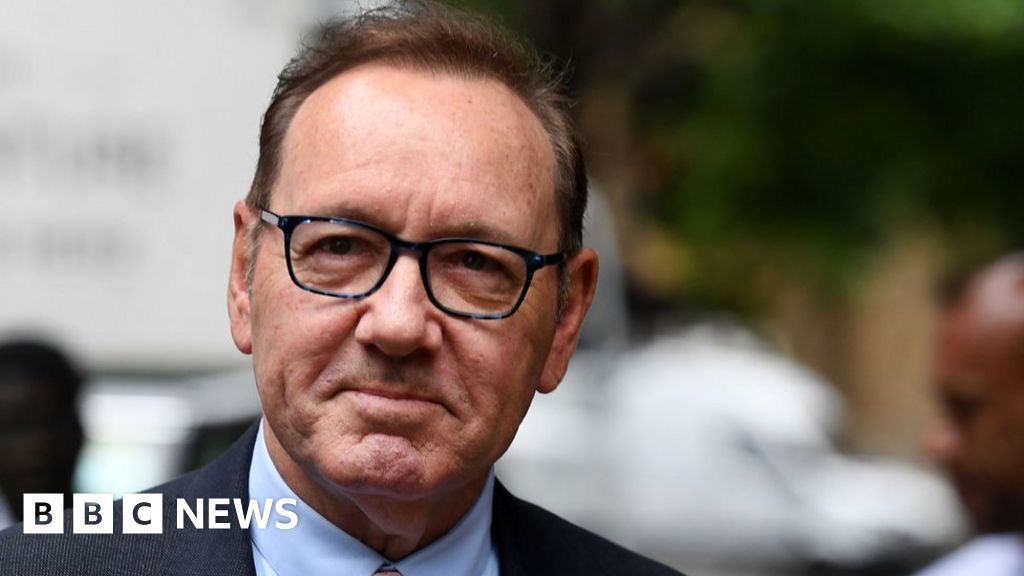 Kevin Spacey jury sworn in for sex offences trial