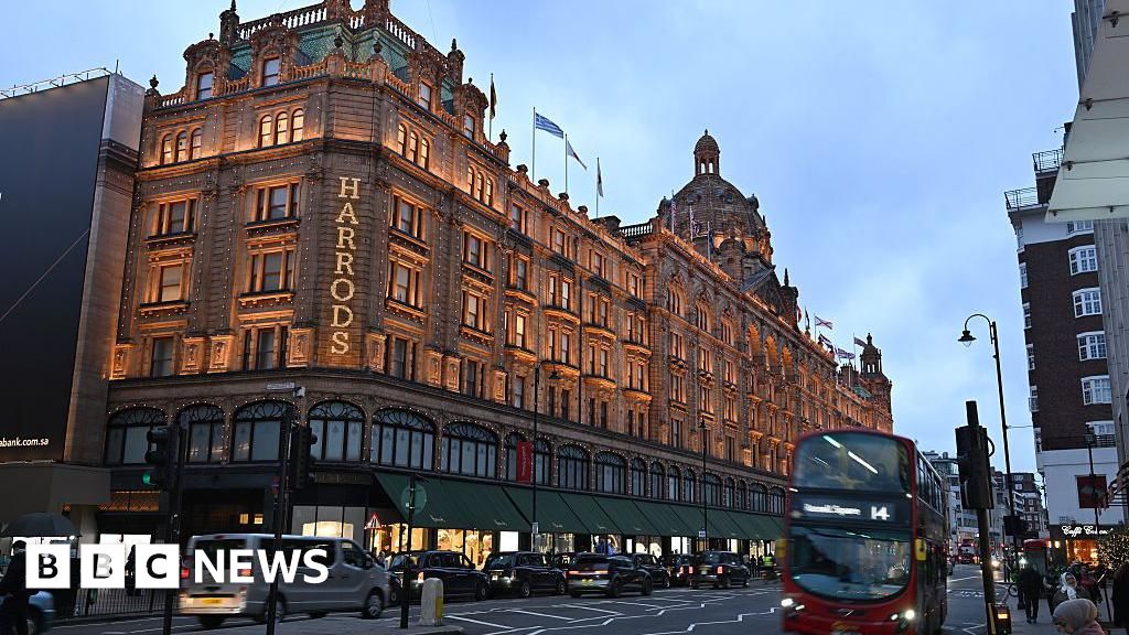 Harrods guard jailed for 11k clothing theft