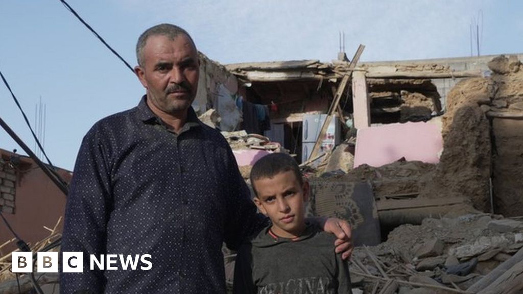 Земетресение в Мароко: „Трябваше да избирам между родителите и сина си“