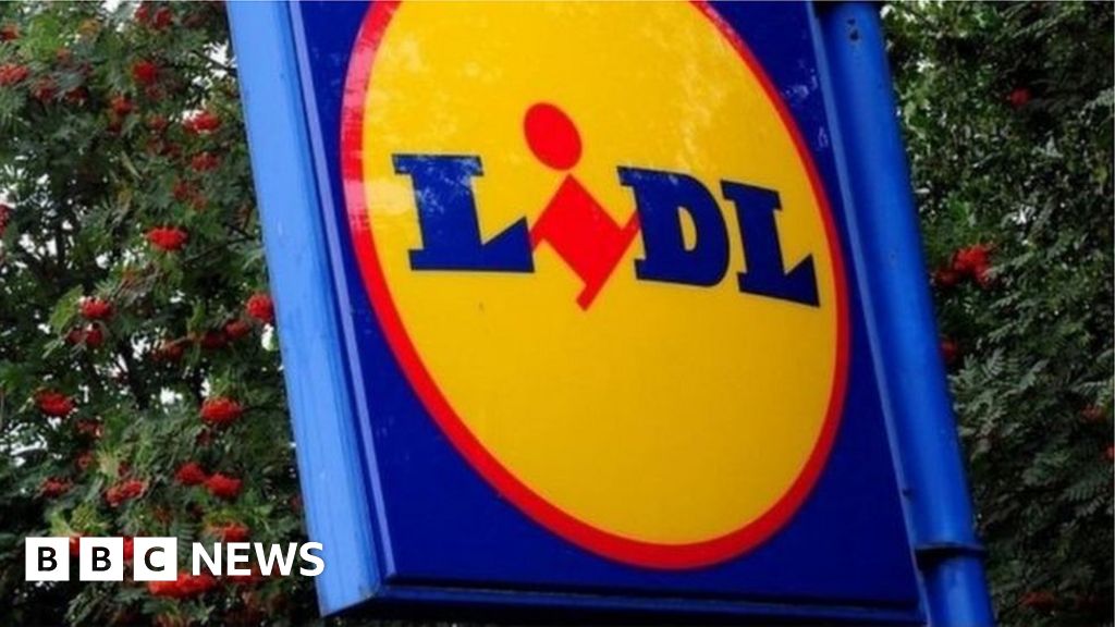 Stirchley Lidl plans force leisure centre closure - BBC News