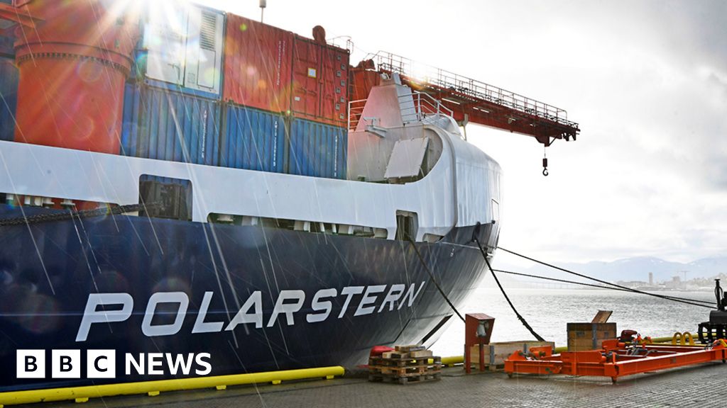 Climate change: Polarstern leaves for 'biggest ever' Arctic expedition