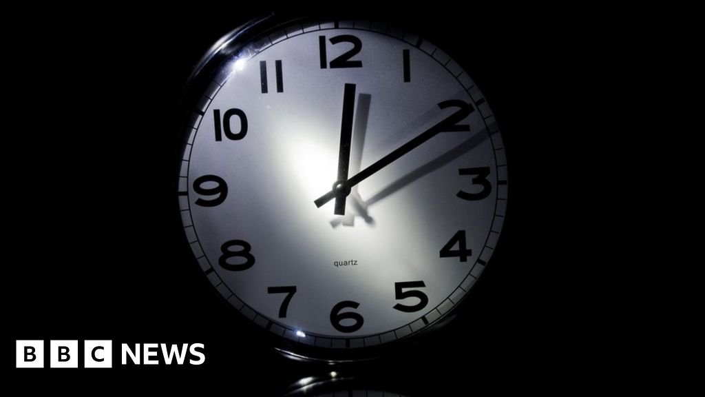 Confusion as Turkey clocks defy timechange delay BBC News