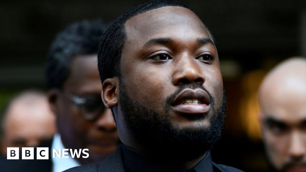 Meek Mill Us Rapper Gets New Trial After 11 Years Bbc News