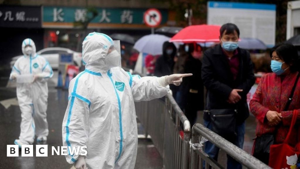 Coronavirus travel: China bars foreign visitors as imported cases rise