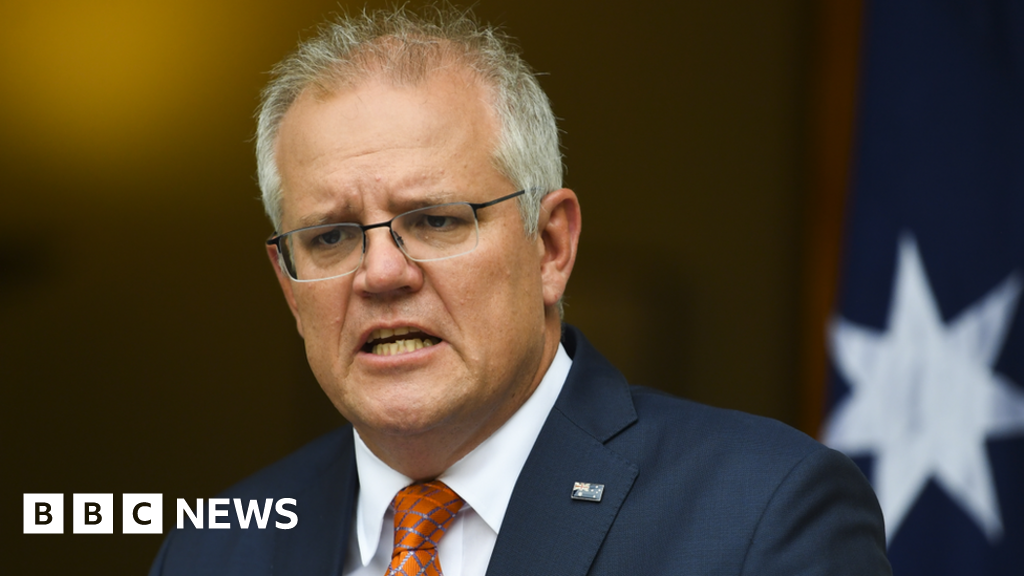 The Australian Prime Minister apologizes to the adviser who claims she was raped in Parliament