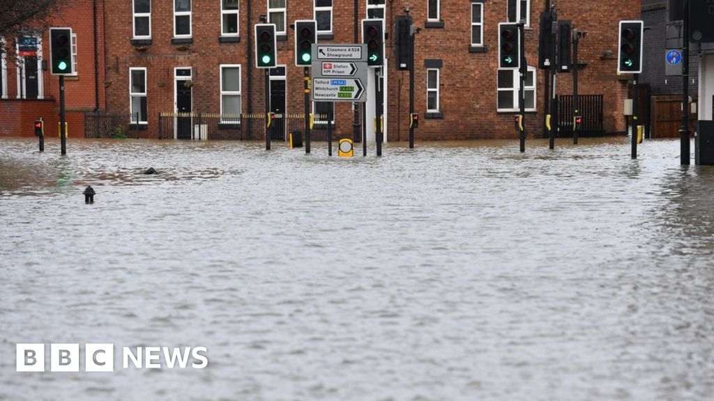Shrewsbury flooding 'Highest ever' peak could be recorded BBC News