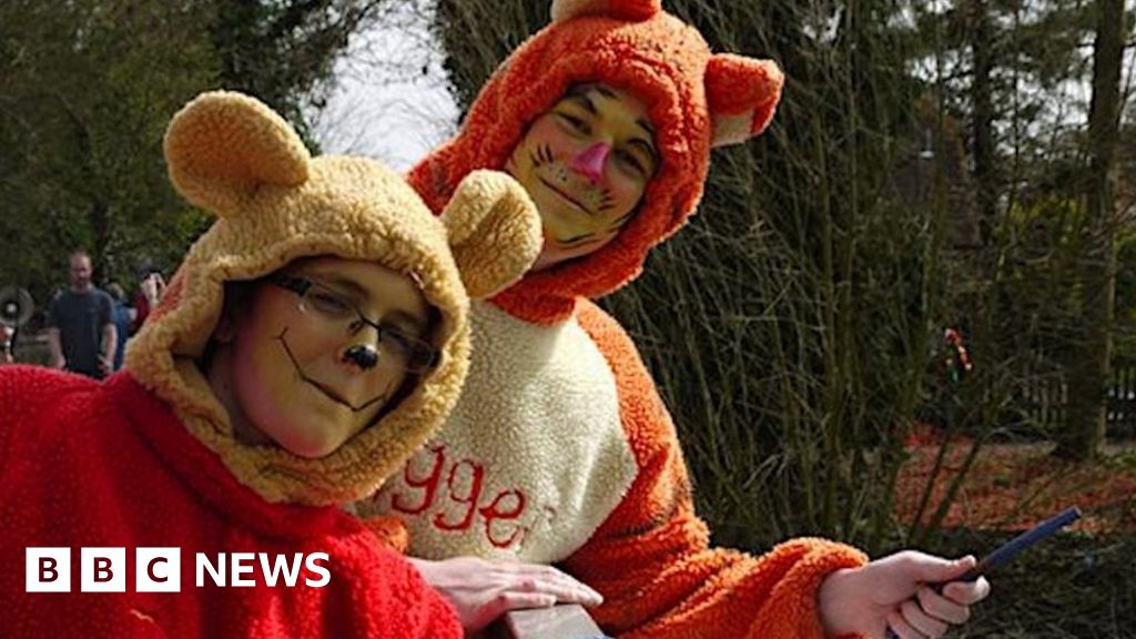 World Pooh Sticks Championships returns to Oxfordshire BBC News
