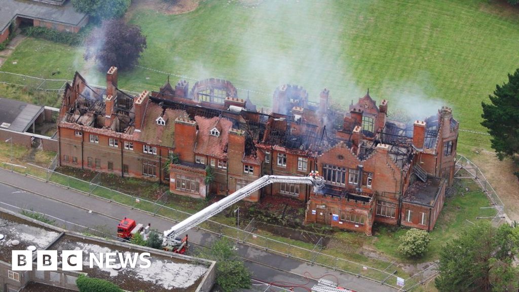 Little Plumstead Hospital fire 'a suspected arson attack' BBC News