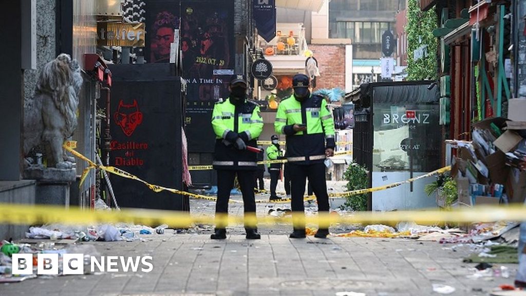 Itaewon crush: First emergency call came hours before crush - BBC News