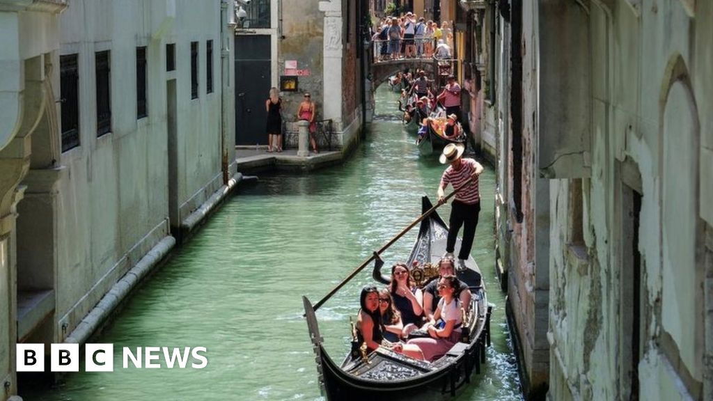 ЮНЕСКО препоръчва добавянето на Венеция към списъка на застрашените