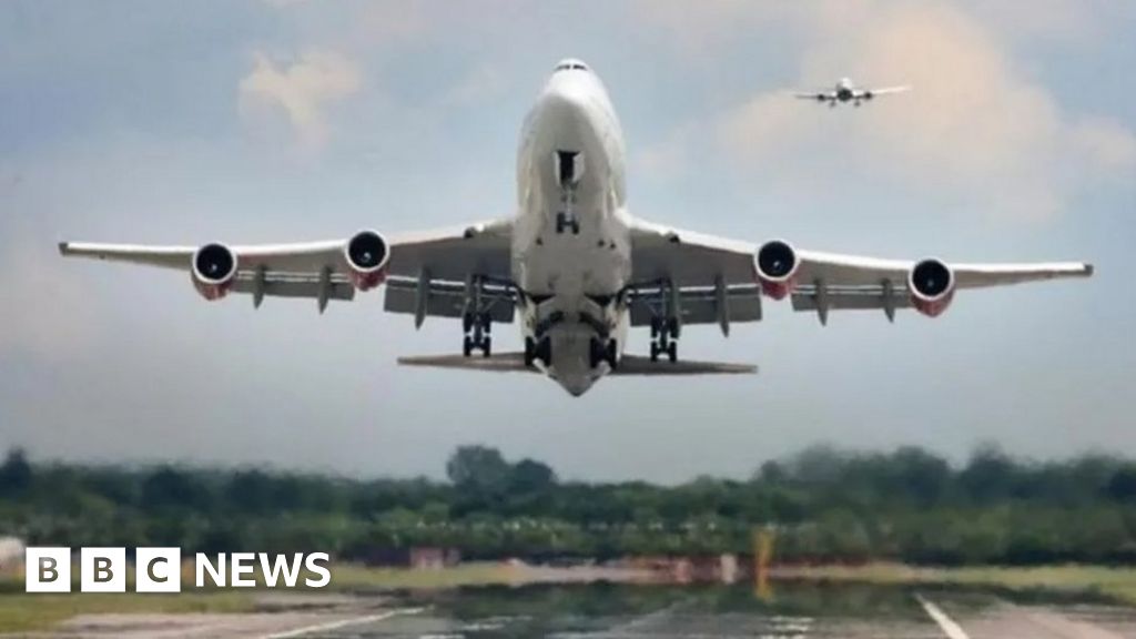 Gatwick: Passengers evacuated from airport after fire alarm - BBC News