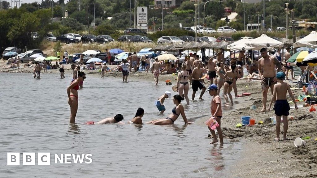 Coronavirus: Beach crowds as countries ease lockdowns