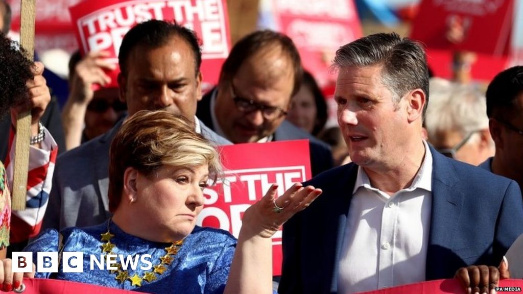 Jeremy Corbyn faces calls to resolve Labour Brexit divisions