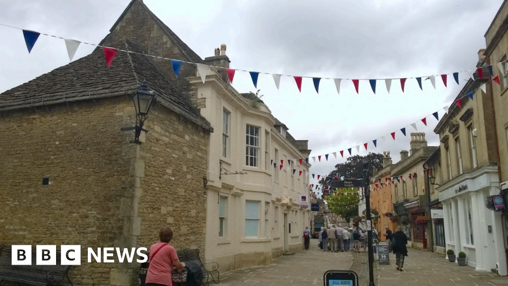 Corsham: Historic Lloyds Bank building to become boutique hotel 