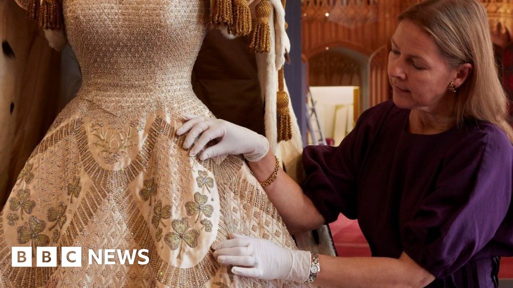 Platinum Jubilee: Windsor Castle displays Queen's coronation gown and robe