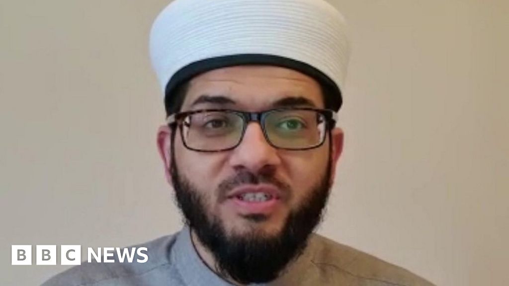 Leeds Imam Urges Muslims To Get Vaccine During Ramadan Bbc News 2355