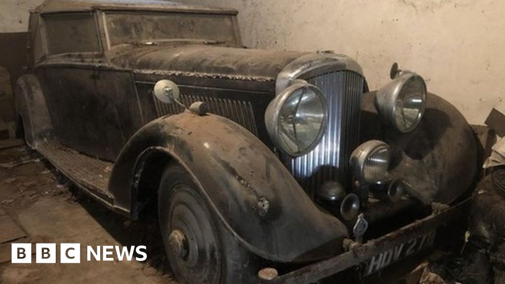 Dorset farmer's Bentley stored in shed for 50 years sells for £66k - BBC Ne