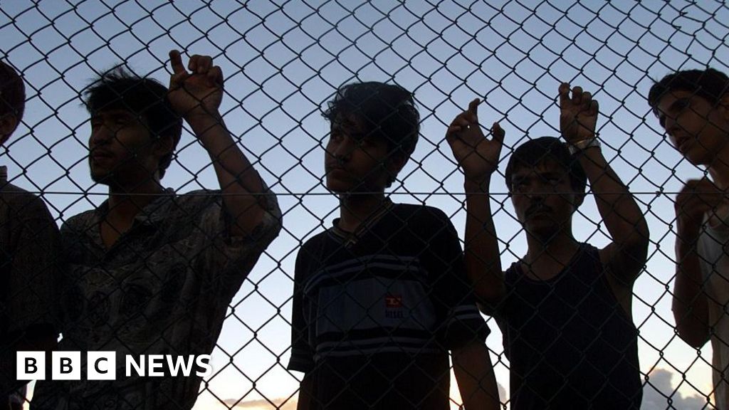 Nauru: Why Australia is funding an empty detention centre