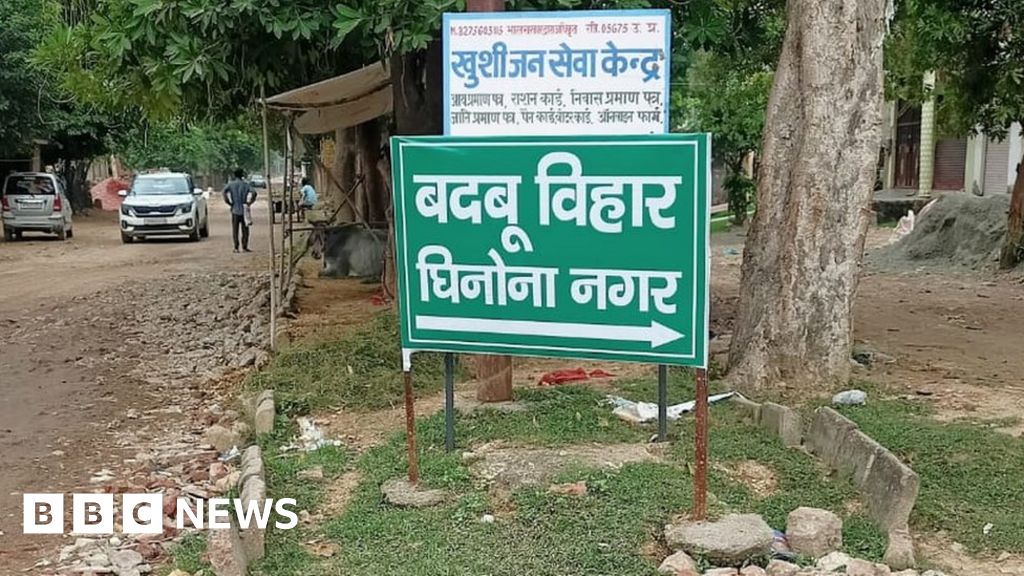Uttar Pradesh: Angry residents rename Agra areas 'smelly town'